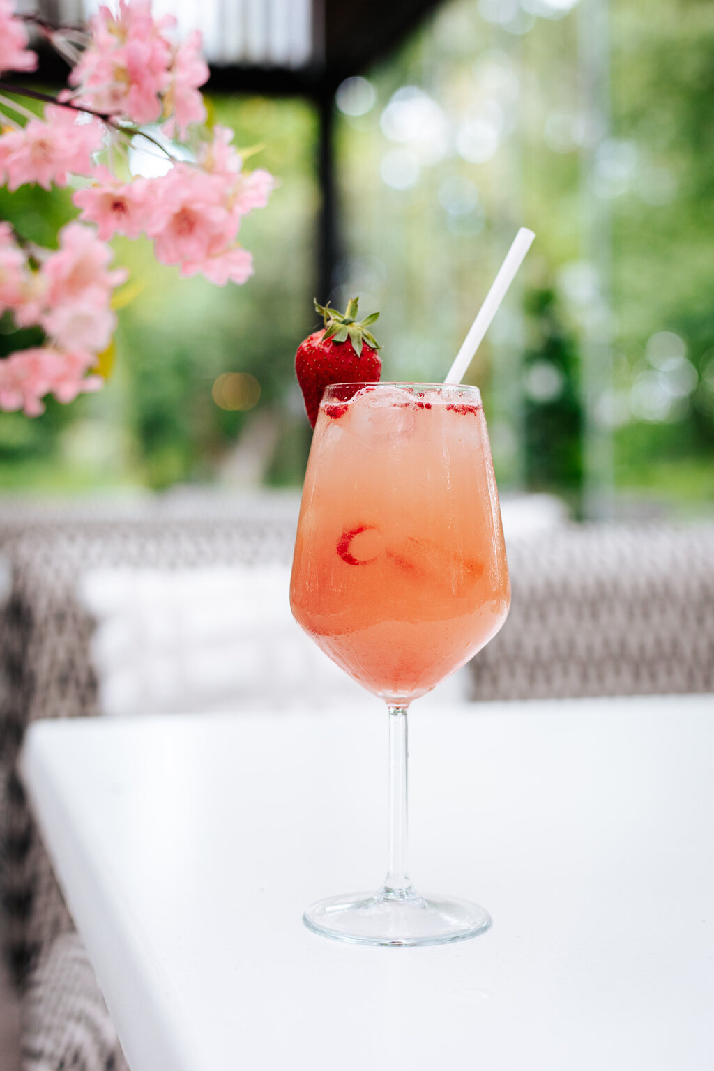 Spring Rose Punch koktél